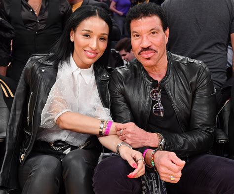 lionel richie girlfriend.